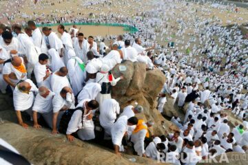 Wukuf di Arafah: Sehari Bersama Allah di Padang Pengampunan