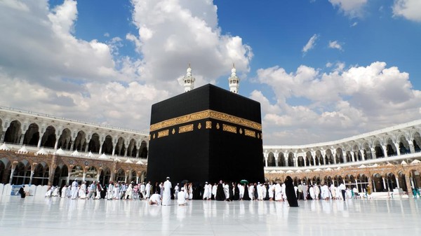 Apakah Ibadah Haji Atau Umrah Diterima Ketika Menggunakan Uang Yang Tidak Halal?